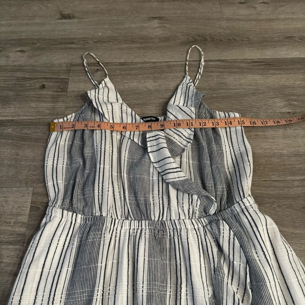 Express Navy Blue & White and stripped spring dress size Medium - Picture 3 of 6